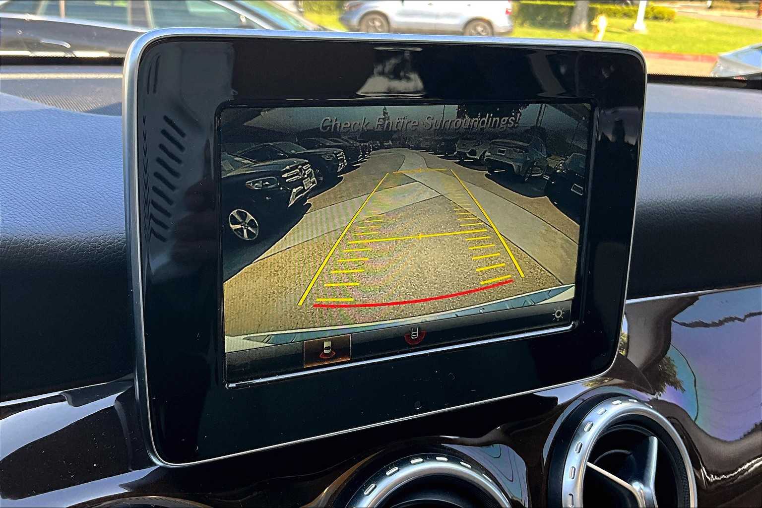 2017 Mercedes Benz GLA 250 photo 25