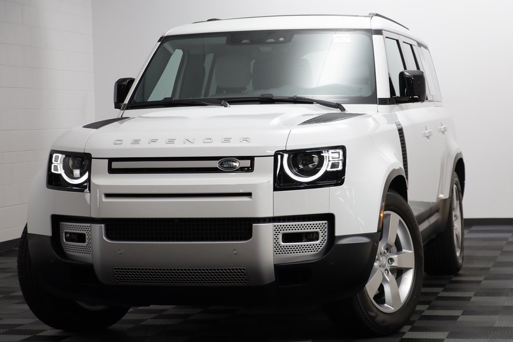 2025 Land Rover Defender 130 S photo 2