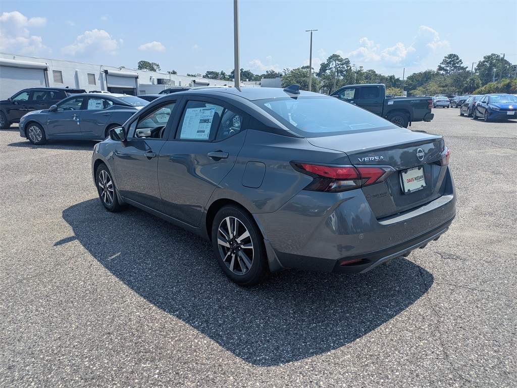2025 Nissan Versa 1.6 SV photo 4