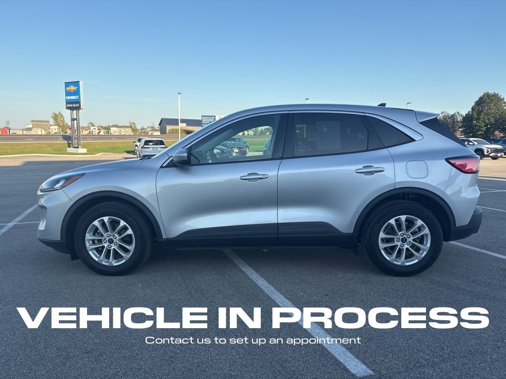 2020 Ford Escape SE photo 2