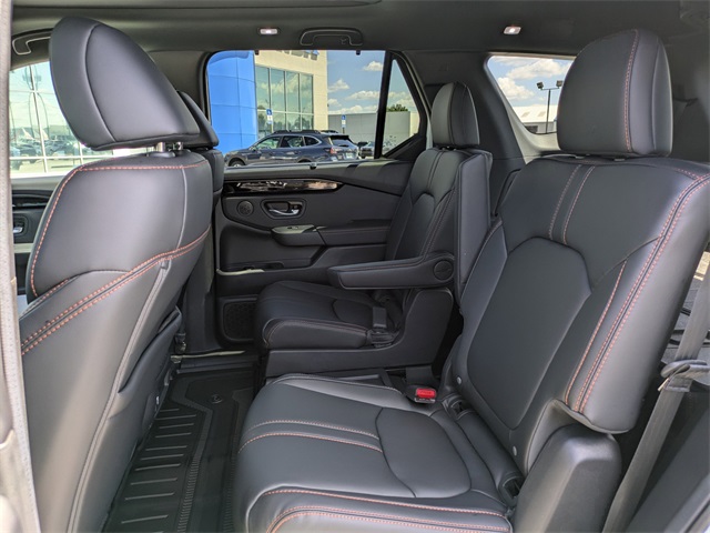 2025 Honda Pilot TrailSport photo 11