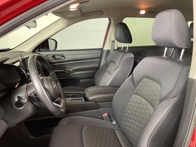 2024 Nissan Pathfinder SV photo 16