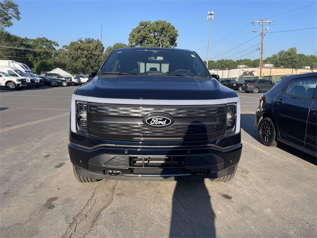 2025 Ford F-150 Lightning Platinum photo 2