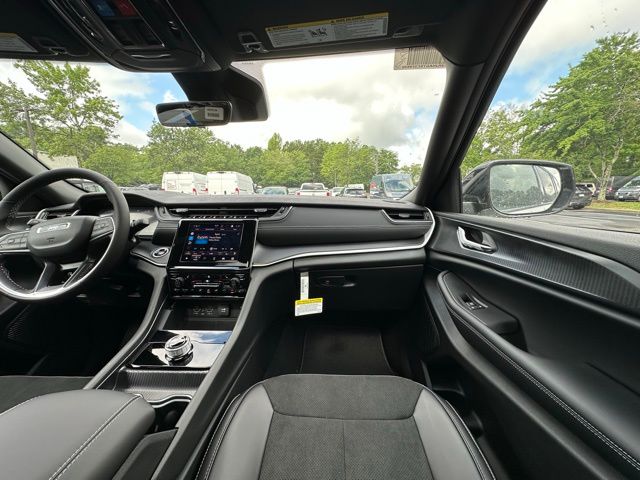 2025 Jeep Grand Cherokee Altitude X photo 30