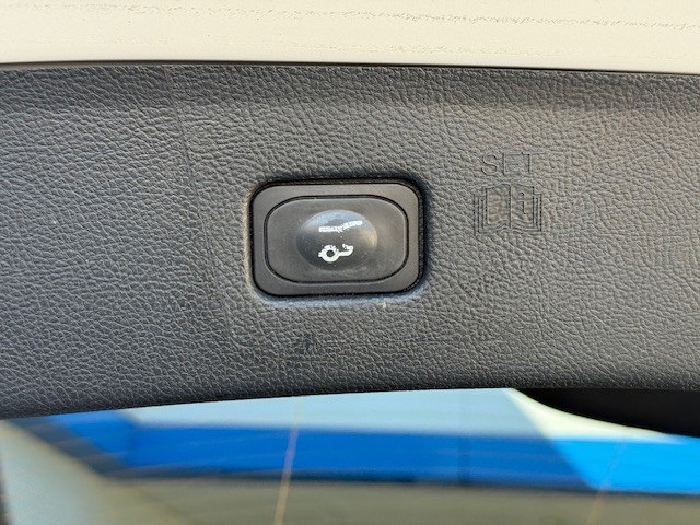 2022 Ford Edge SEL photo 34