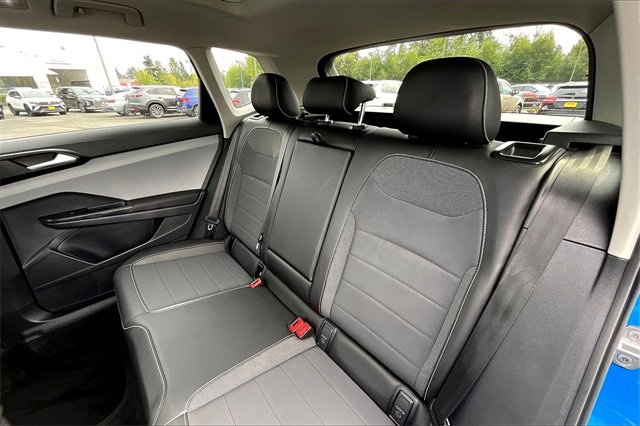 2023 Volkswagen Taos SE photo 22