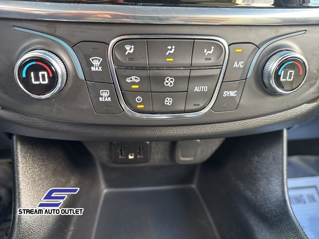 2023 Chevrolet Traverse LS photo 21