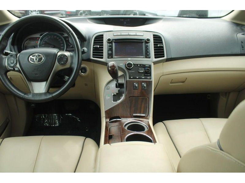 2013 Toyota Venza LE photo 11