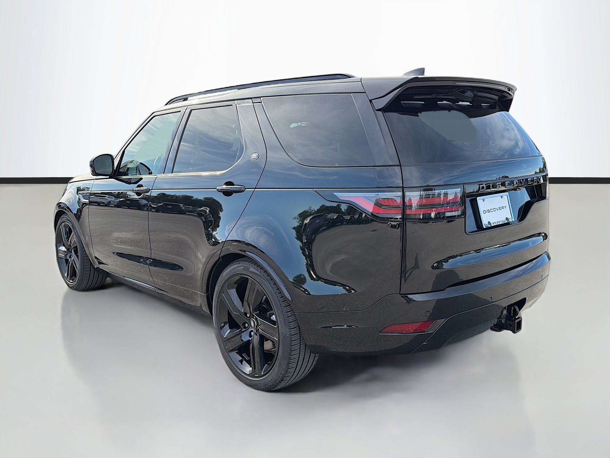 2025 Land Rover Discovery SE photo 2