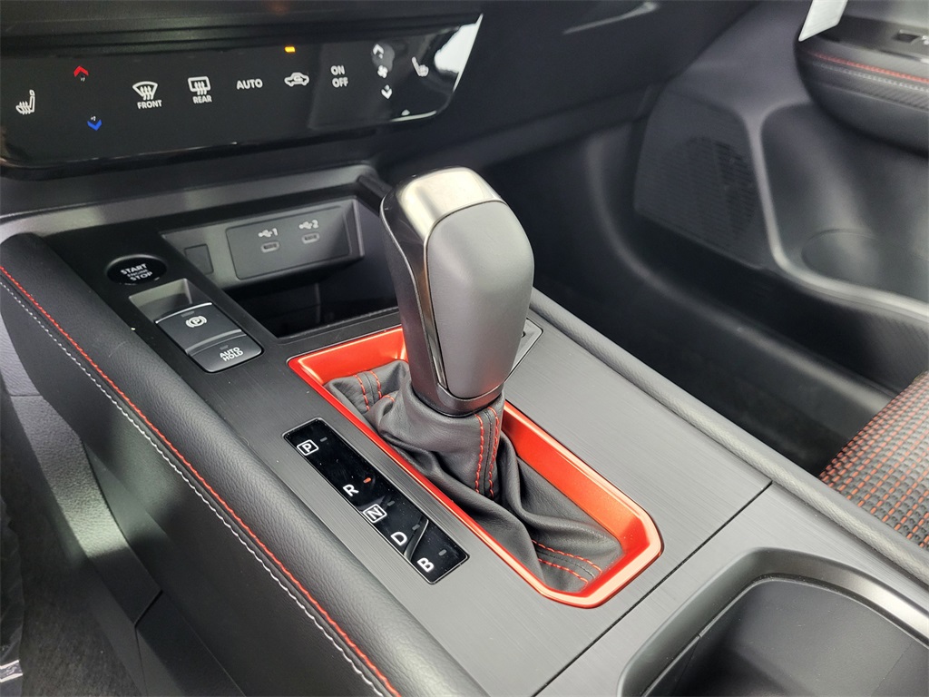 2025 Nissan Kicks SR photo 7