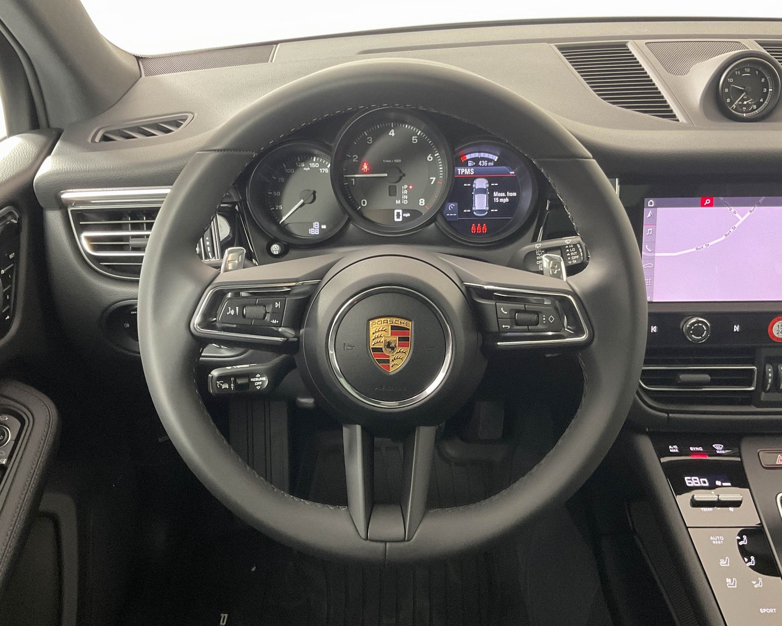 2025 Porsche Macan T photo 15