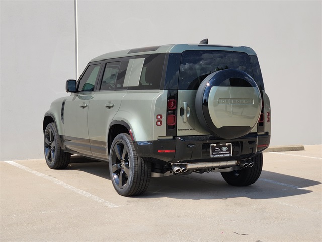 2025 Land Rover Defender 110 X-Dynamic SE photo 3