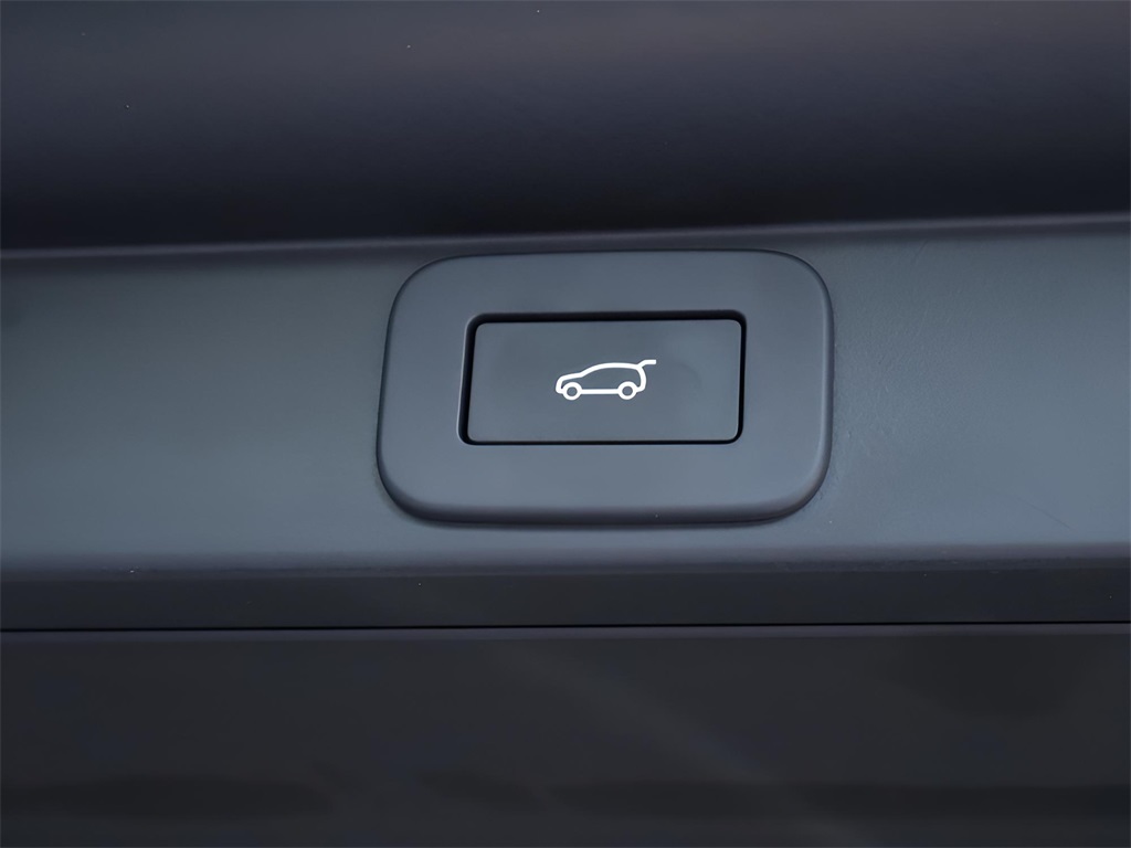 2025 Land Rover Range Rover SE photo 16