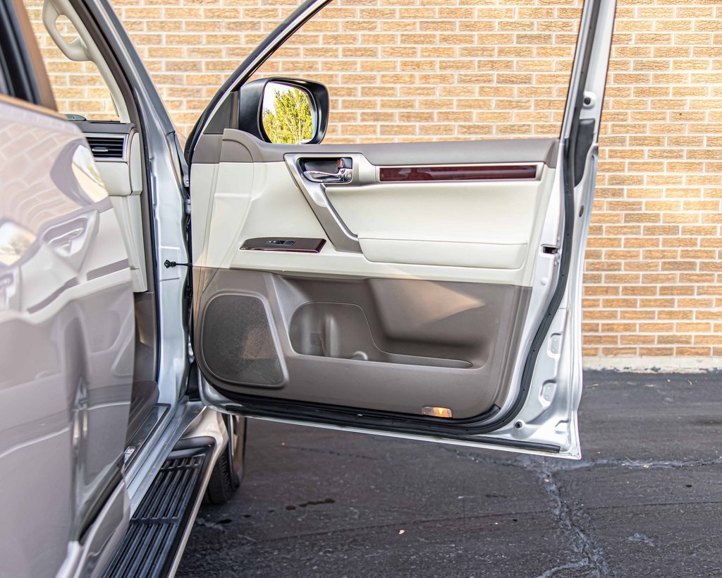 2017 LEXUS GX - Image 43