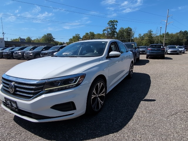 2021 Volkswagen Passat 2.0T SE photo 2