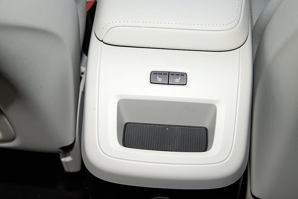 2026 VOLVO XC60 - Image 20