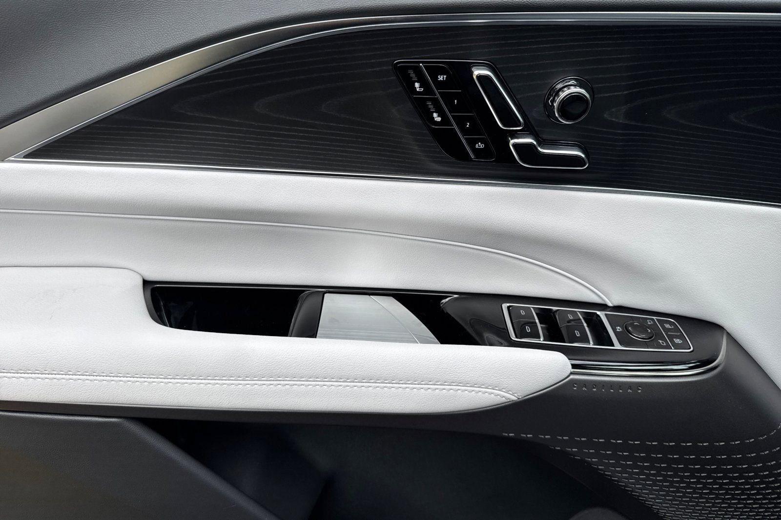 2026 Cadillac Lyriq Luxury photo 10