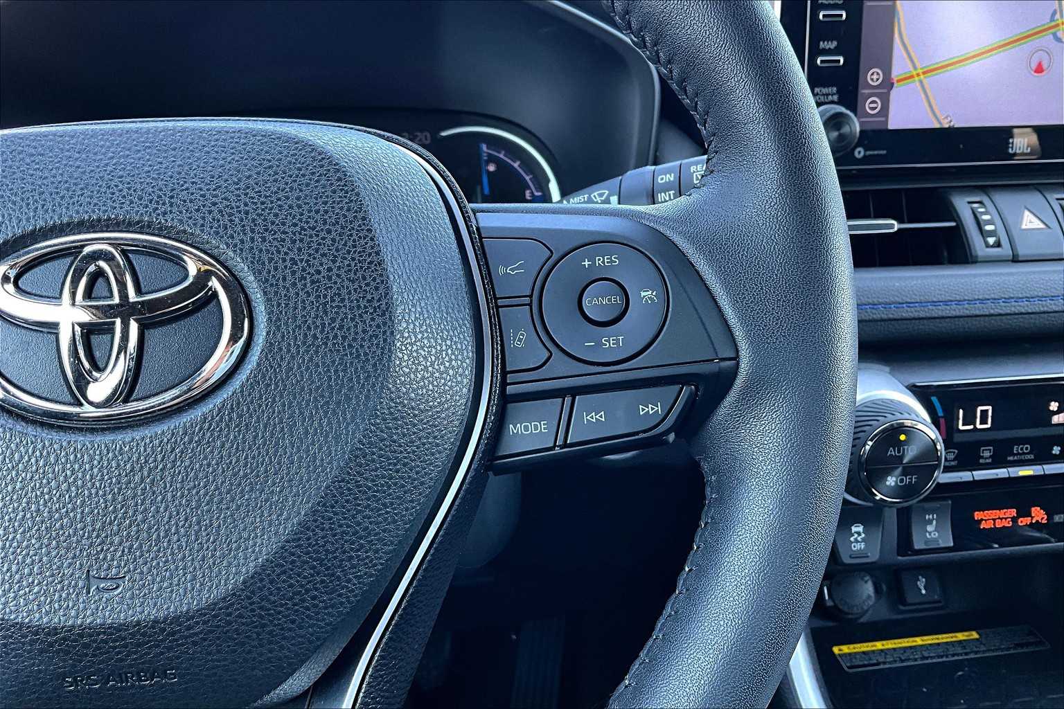 2021 Toyota RAV4 Hybrid XSE photo 23