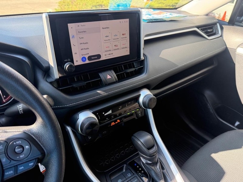 2025 Toyota RAV4 LE photo 24