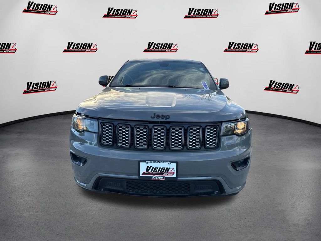 2019 Jeep Grand Cherokee Altitude photo 2