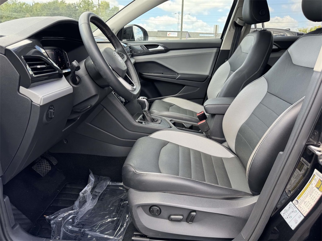 2022 Volkswagen Taos SEL photo 12