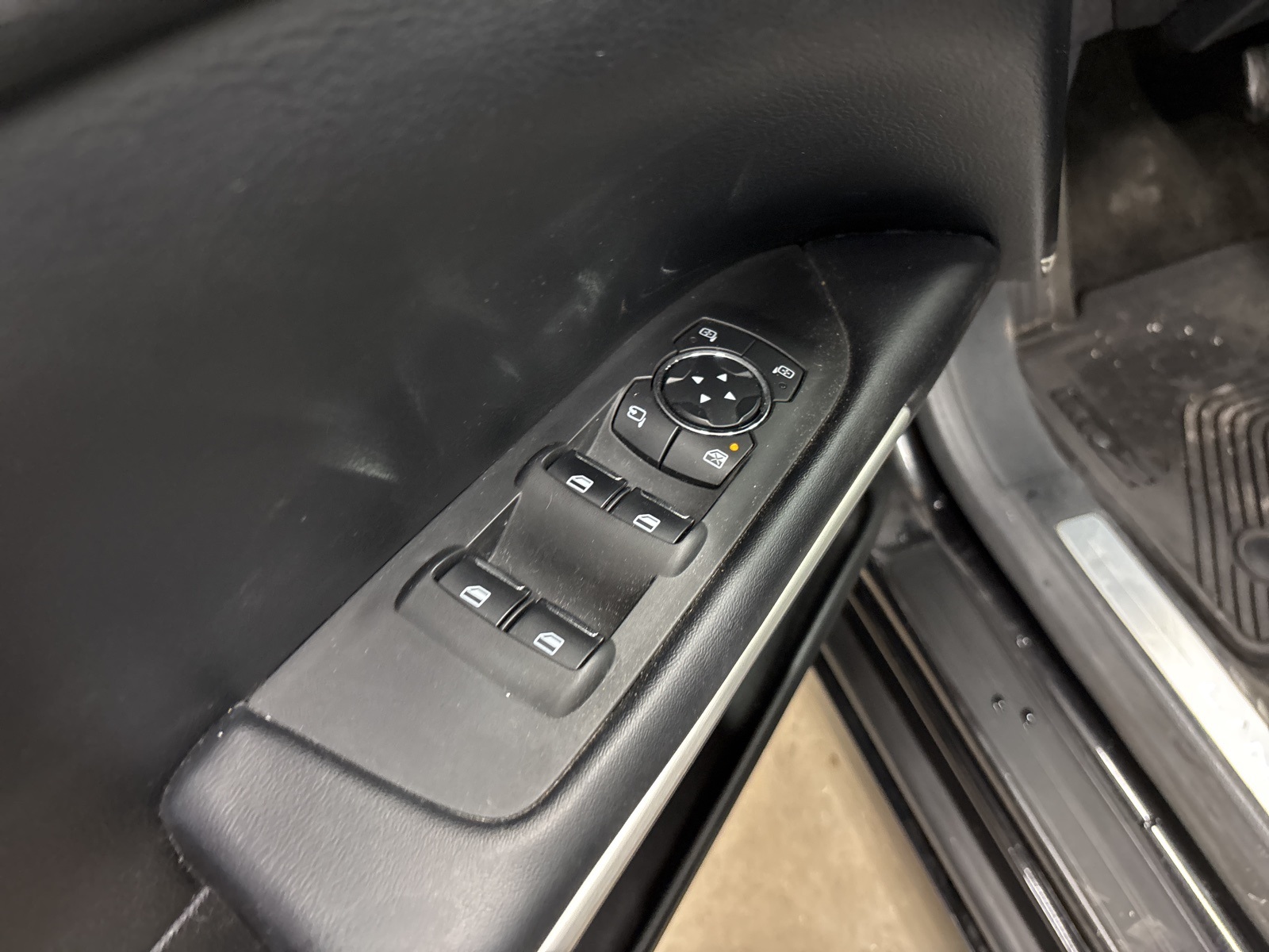 2015 Lincoln MKZ Base photo 21