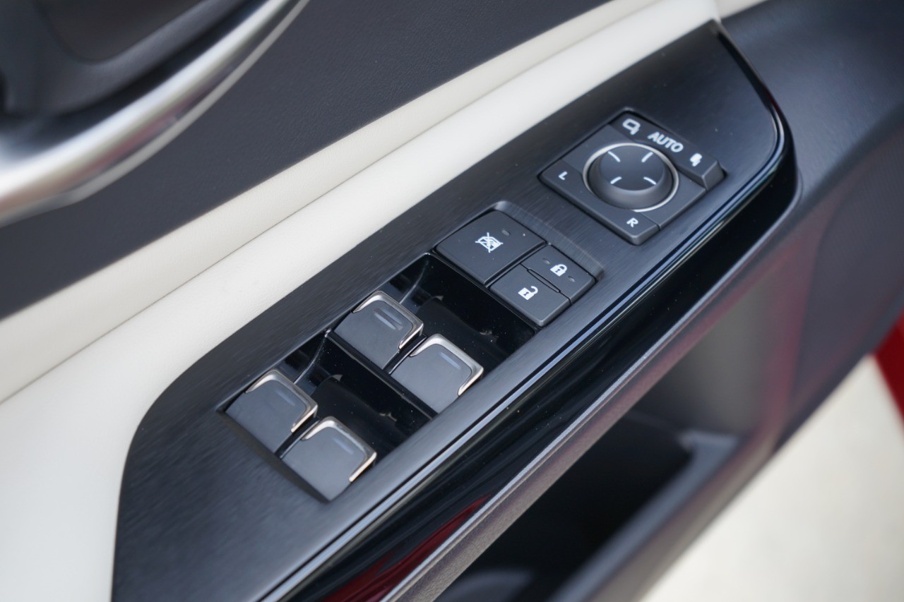 2025 Lexus ES 350 photo 22