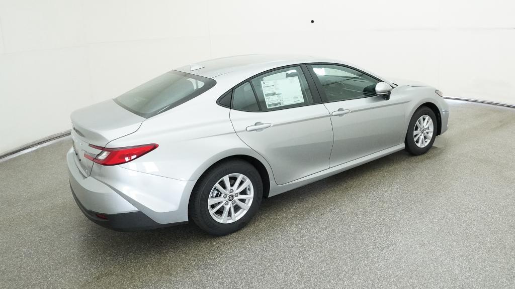 2025 Toyota Camry LE photo 21