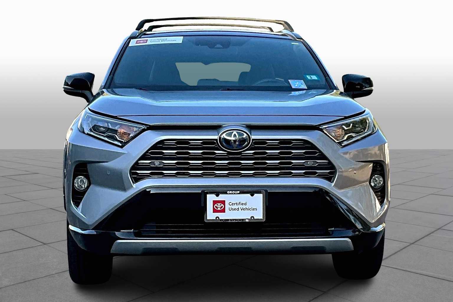 2021 Toyota RAV4 Hybrid XSE photo 3