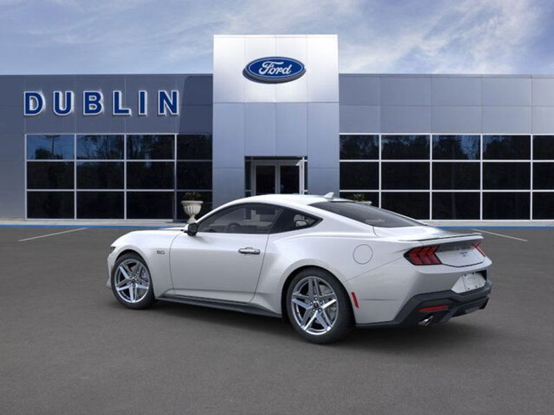 2025 Ford Mustang GT photo 4
