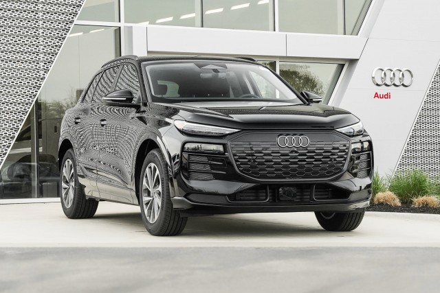 2025 Audi Q6 e-tron Premium Plus