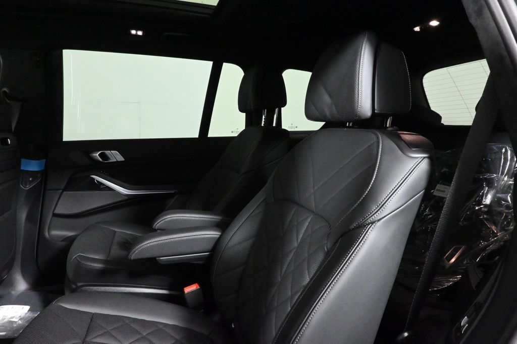 2026 Bmw X7 xDrive40i photo 4