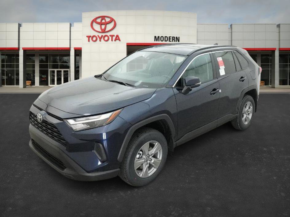 2025 Toyota RAV4 XLE's photo