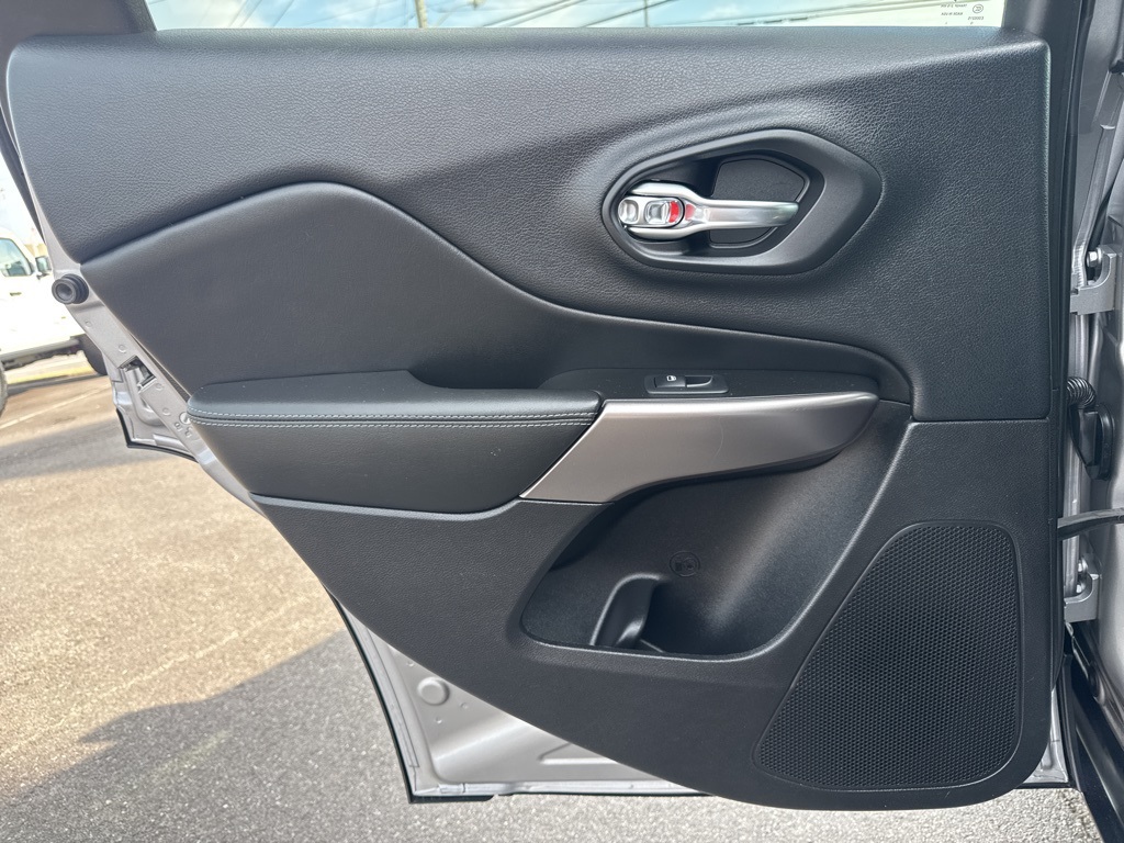 2019 Jeep Cherokee Latitude photo 17
