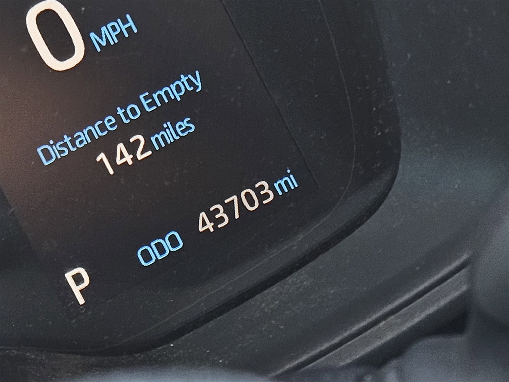 2022 Toyota Corolla Cross LE photo 14