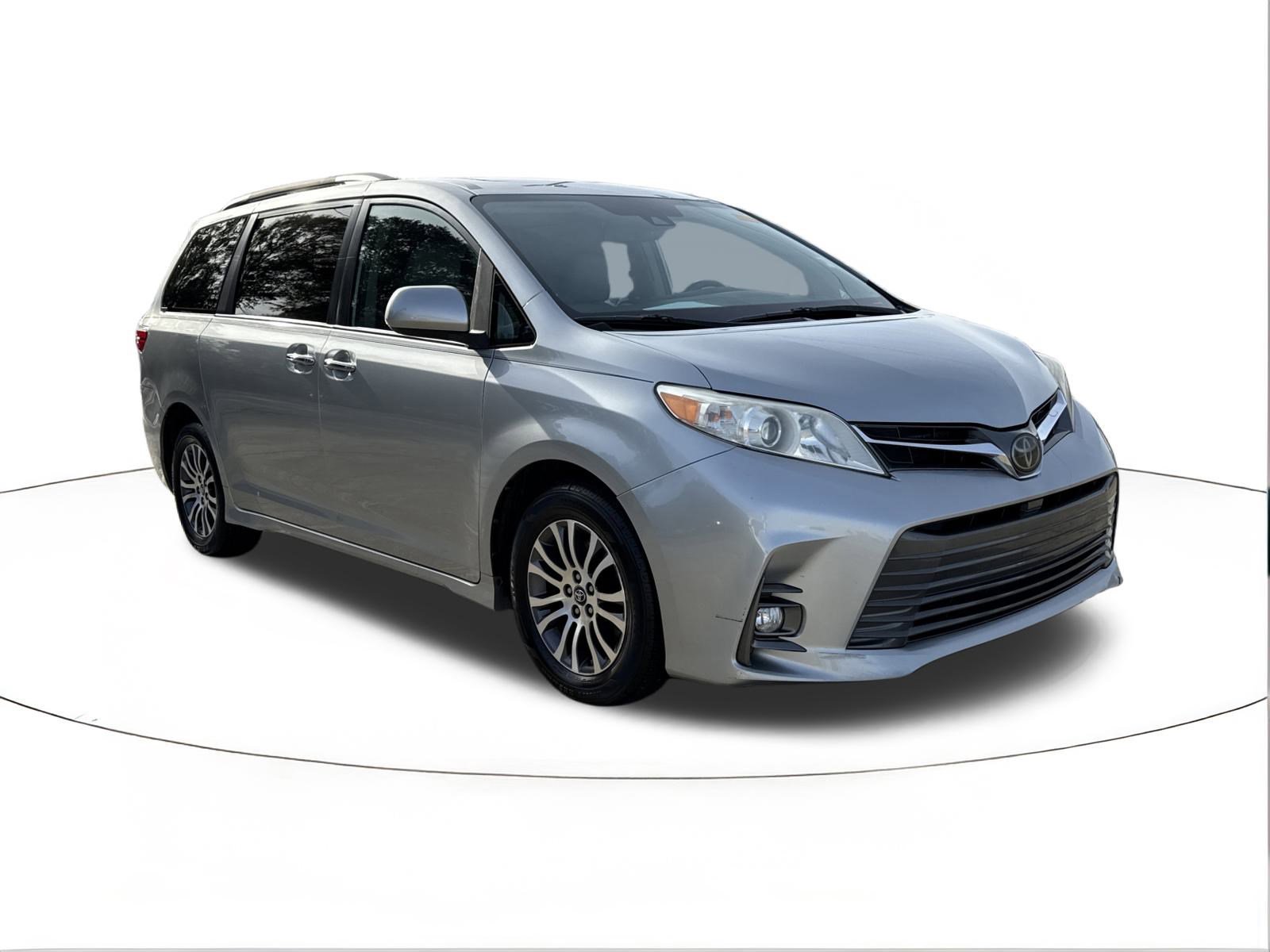 2020 Toyota Sienna XLE