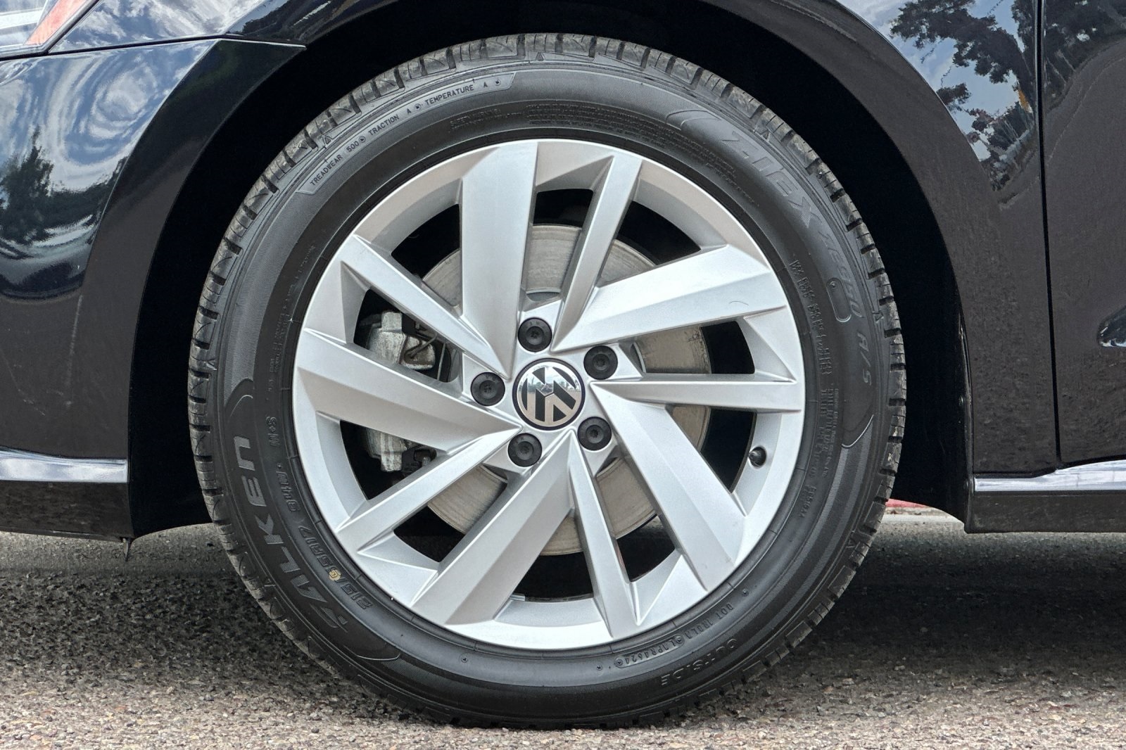2018 Volkswagen Passat 2.0T SE photo 21