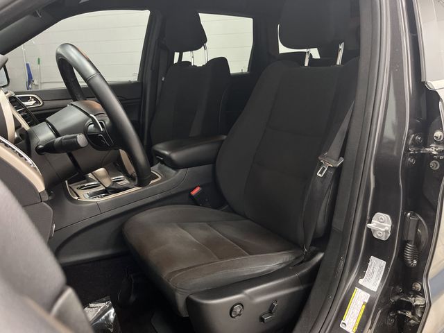 2017 Jeep Grand Cherokee Laredo photo 4