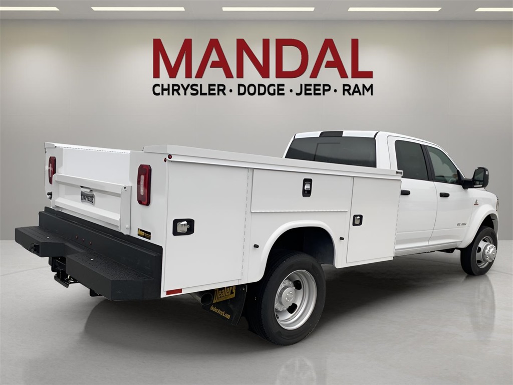 2024 Ram 4500 SLT photo 5