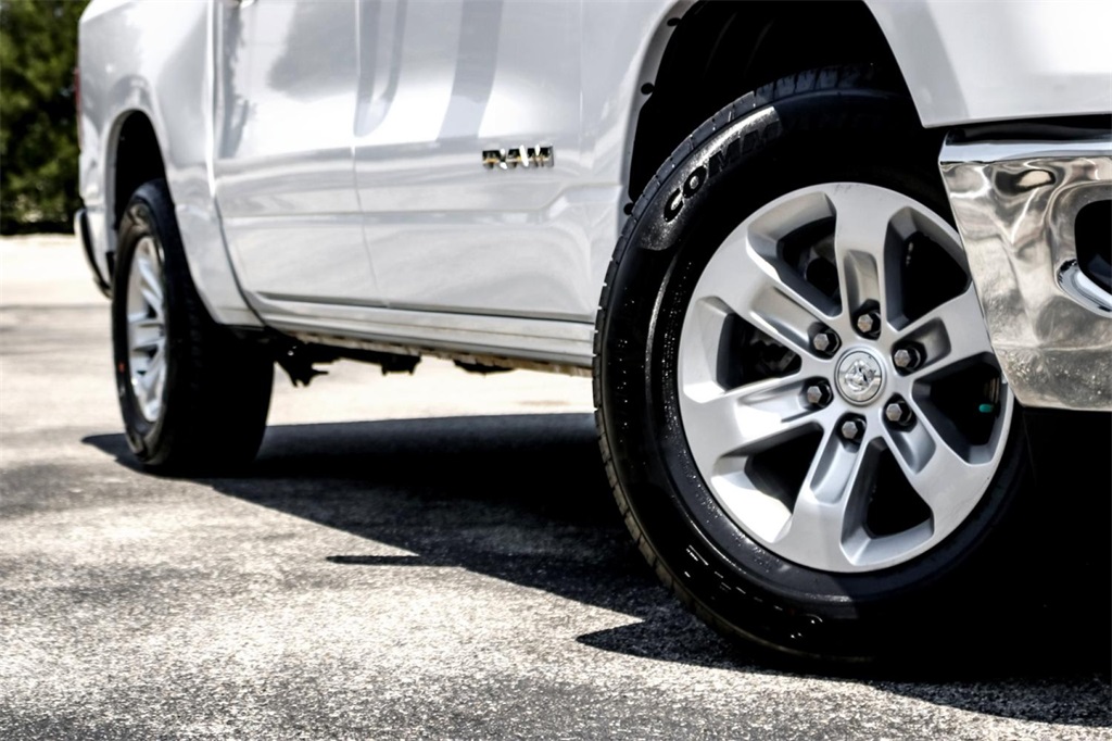 2024 Ram 1500 Laramie photo 2