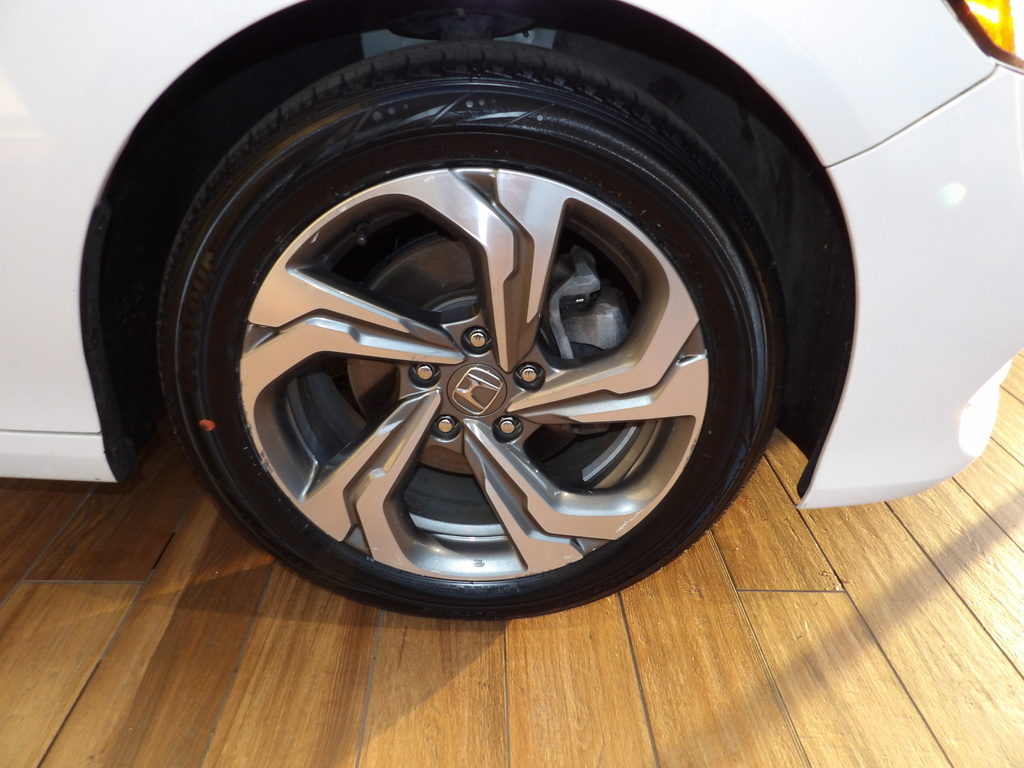 2019 Honda Accord EX-L photo 4