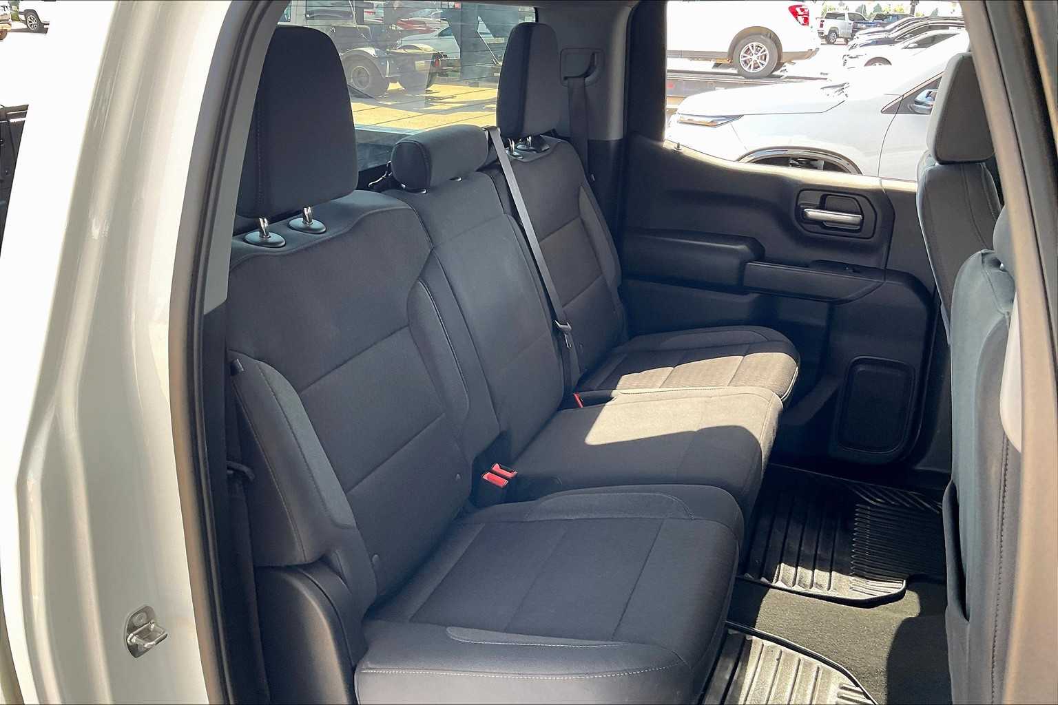 2024 Chevrolet Silverado 1500 Custom photo 17