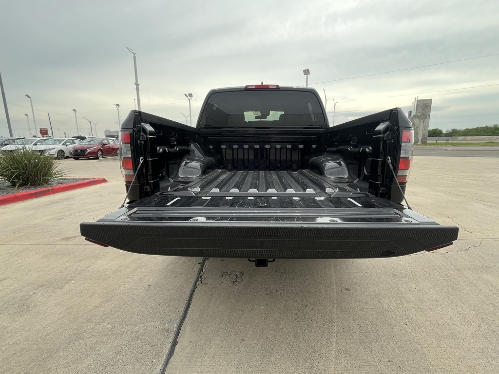 2024 Nissan Frontier SV photo 5