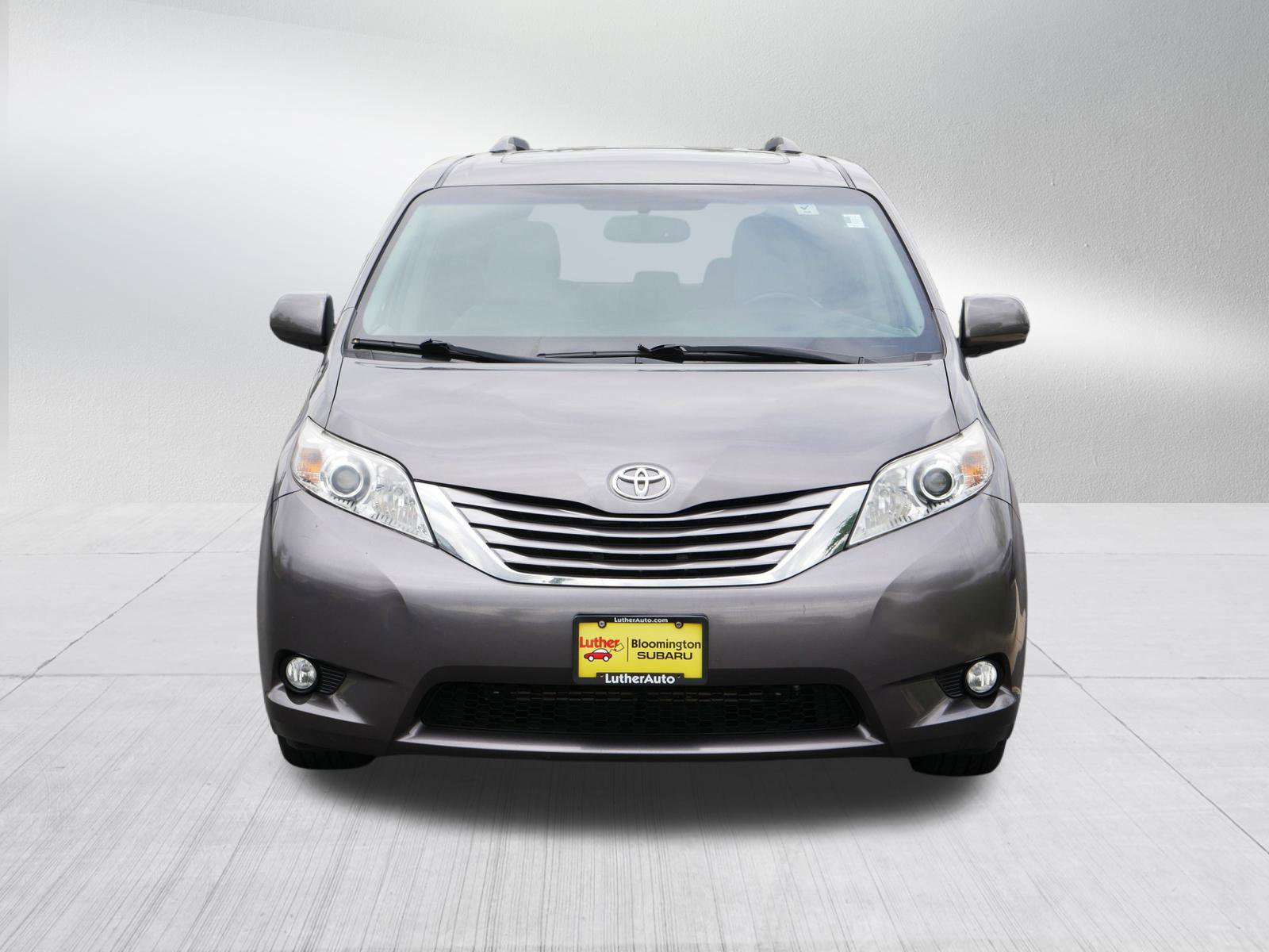 Used 2017 Toyota Sienna XLE with VIN 5TDDZ3DC7HS156302 for sale in Bloomington, Minnesota