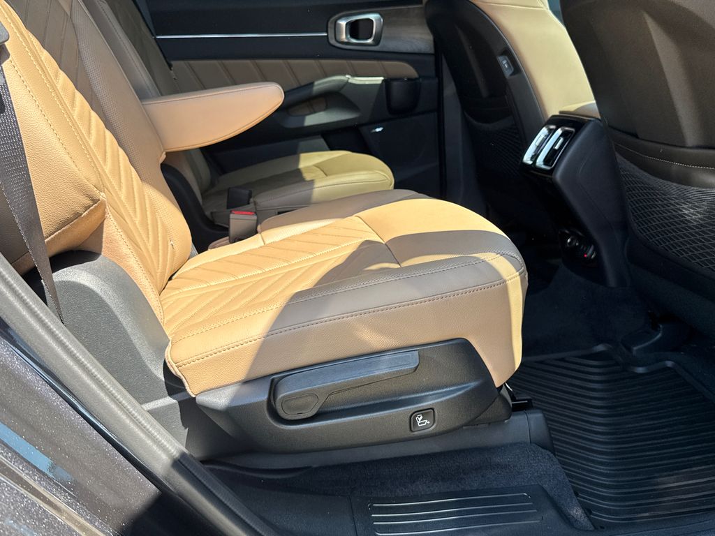 2025 Kia Sorento X-Line SX Prestige photo 14