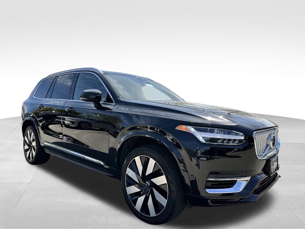 2024 Volvo XC90 Recharge T8 Plus photo 3