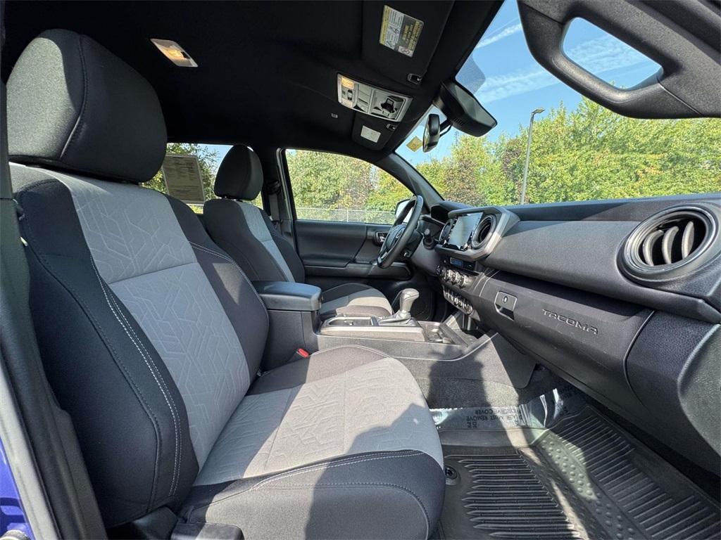 2023 Toyota Tacoma TRD Off-Road photo 15