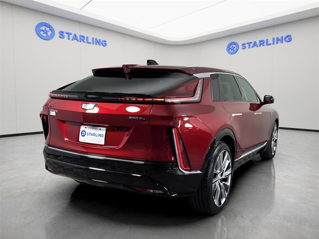 2024 Cadillac Lyriq Luxury photo 8