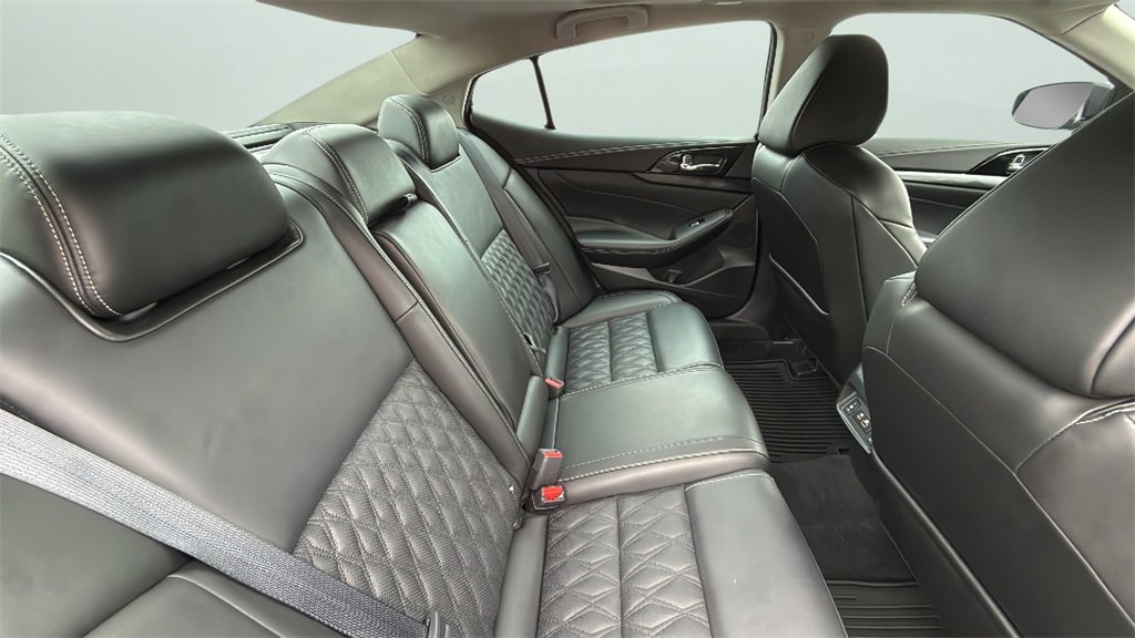 2023 Nissan Maxima Platinum photo 13