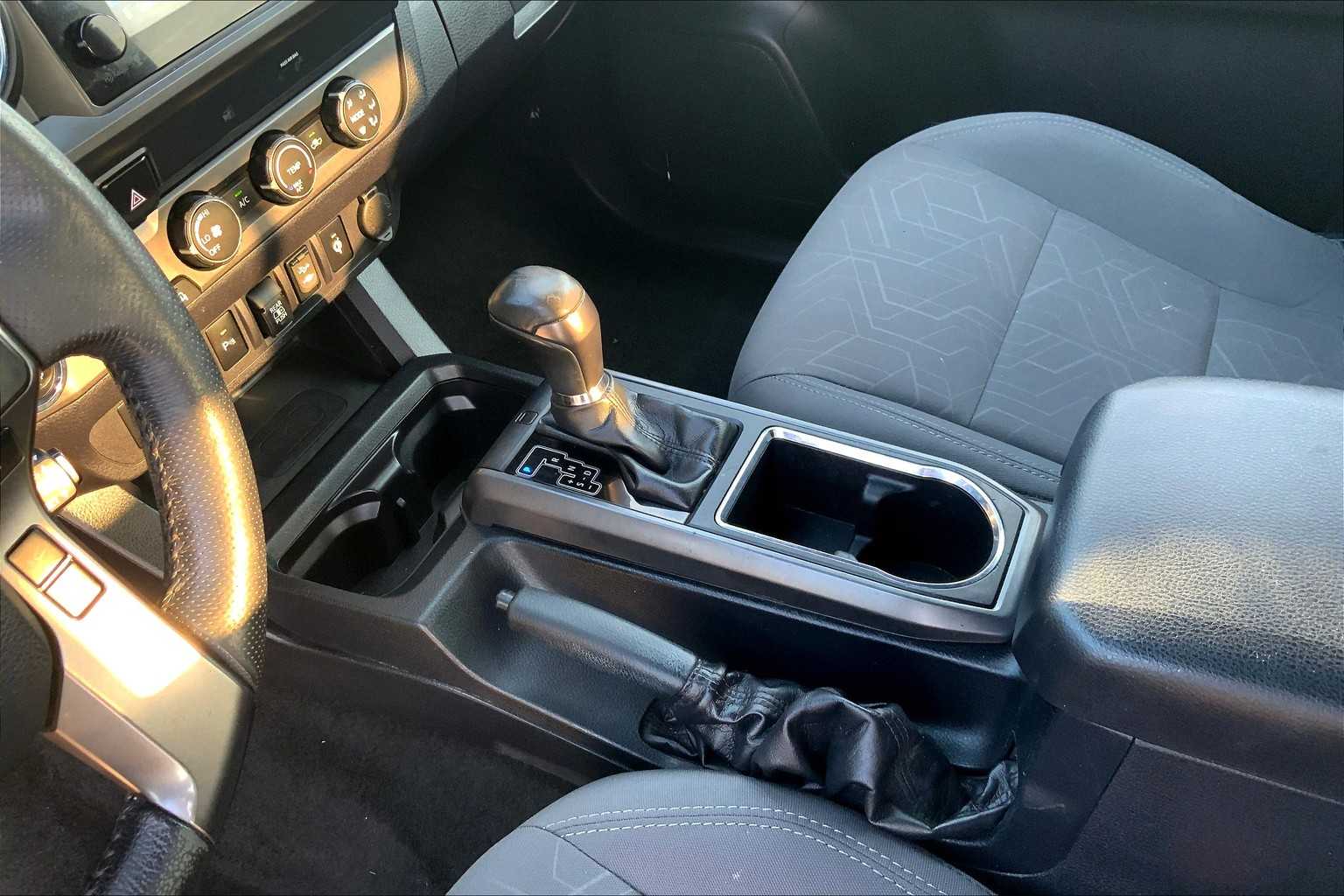 2019 Toyota Tacoma TRD photo 30